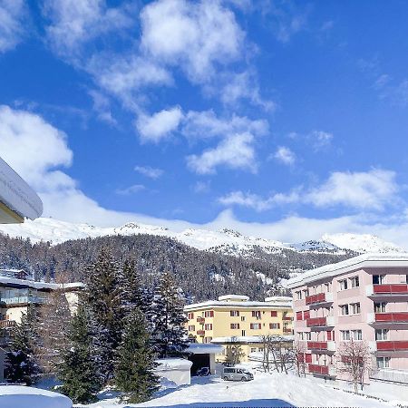 Zentrale Wohnung In St. Moritz Mit Grossem Balkon São Moritz Exterior foto