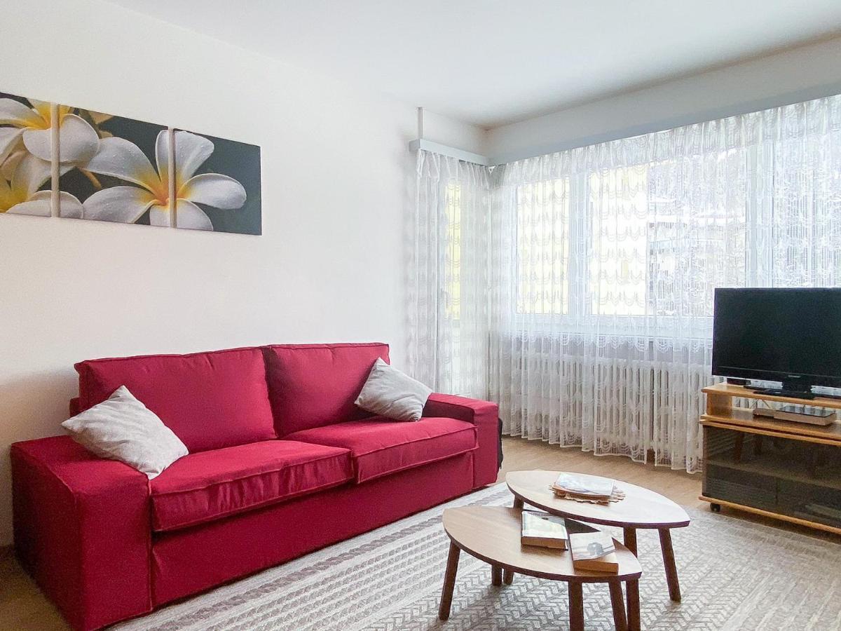 Zentrale Wohnung In St. Moritz Mit Grossem Balkon São Moritz Exterior foto