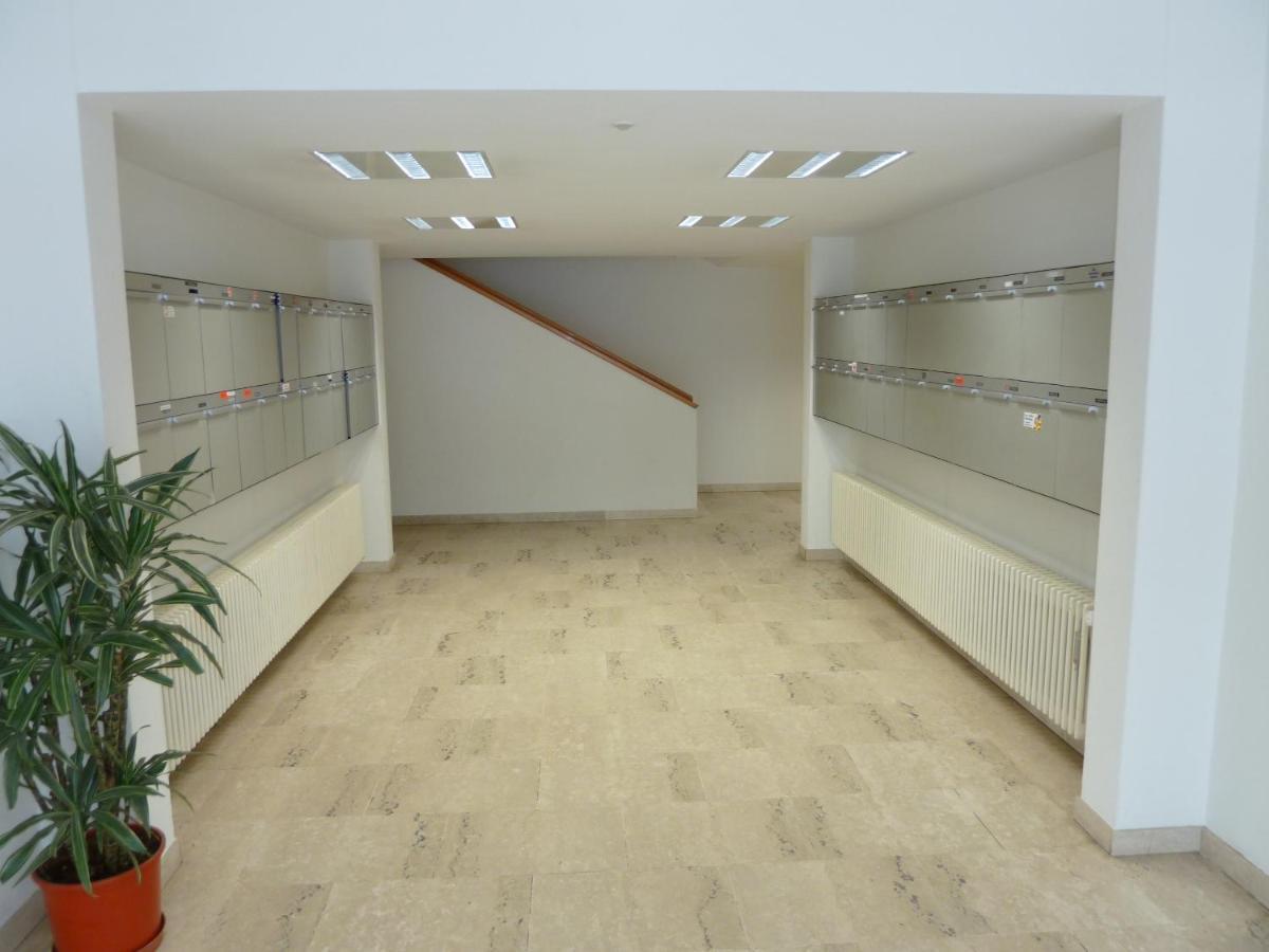 Zentrale Wohnung In St. Moritz Mit Grossem Balkon São Moritz Exterior foto